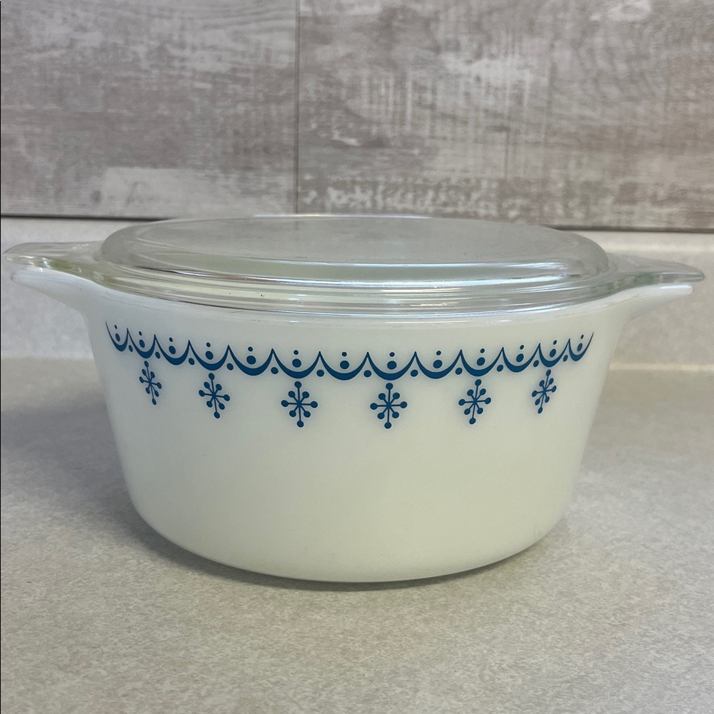 Pyrex White and Blue Casserole Dish with Lid